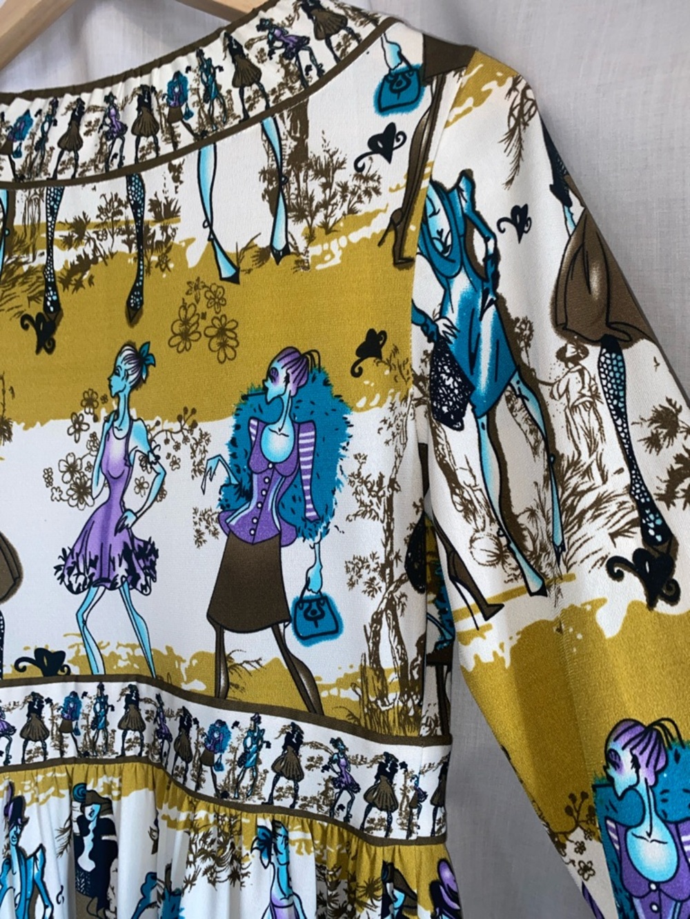 RARE! VINTAGE PRADA DRESS - Picture 8 of 16
